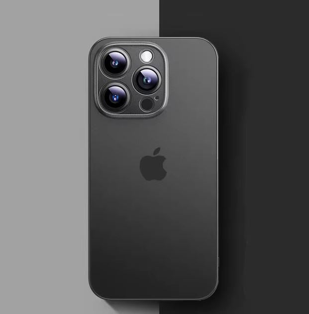 Slim black case for iPhone 15
