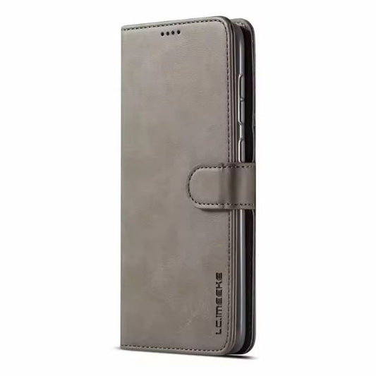 Huawei Mate 20 Pro leather case with magnetic closure