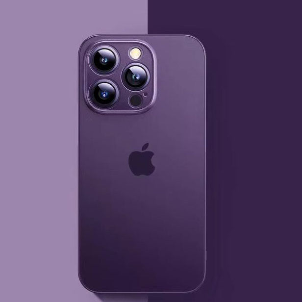 Ultra-thin iPhone 15 case in purple